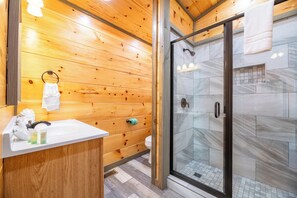 Hair dryer, towels - Romantic Cabin w/ Mountain Views! Hot Tub + Arcade (Cosby)