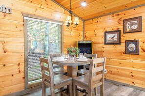 Dining - Romantic Cabin w/ Mountain Views! Hot Tub + Arcade (Cosby)