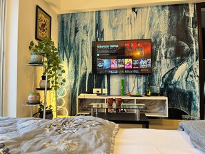 1 habitación, tabla de planchar con plancha, internet y ropa de cama