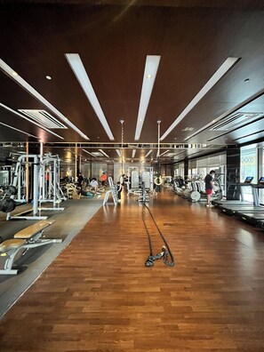 Fitness facility - Cozy 1-bedroom apartment with AC and golf course access (Gahunje)