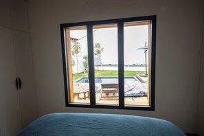 4 bedrooms, iron/ironing board, travel cot, free WiFi