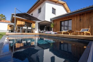 Outdoor pool, a heated pool