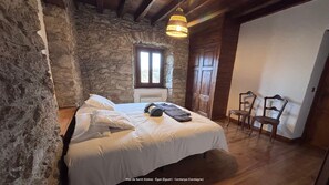 3 Schlafzimmer, Schreibtisch, Bettwäsche