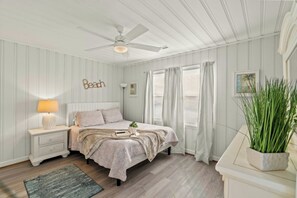 3 bedrooms, free WiFi - Seaside Cabana-Dog Friendly 3BR Cherry Grove (North Myrtle Beach)