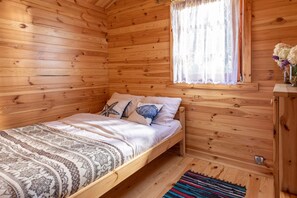2 bedrooms, individually furnished, bed sheets - Holiday Cottages, Sauna and hot tub Included (Mielno)