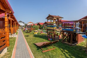 House | Garden - Holiday Cottages, Sauna and hot tub Included (Mielno)