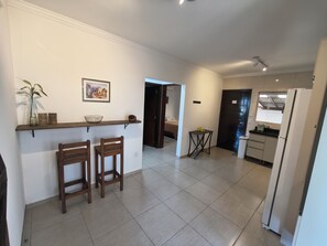 3 bedrooms, iron/ironing board, free WiFi, bed sheets - Lombardi Family House right on the sand, on Perequê Beach, Porto Belo. (Porto Belo)