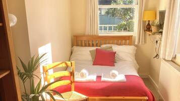 4 bedrooms, in-room safe, desk, iron/ironing board