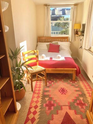 4 Schlafzimmer, Zimmersafe, Schreibtisch, Bügeleisen/Bügelbrett