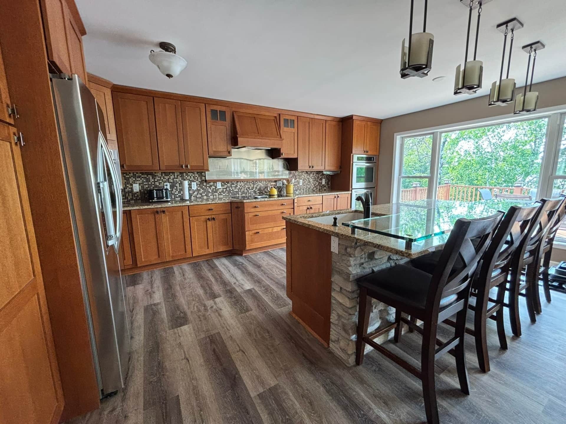 Micro-ondes, four, plaque de cuisson, lave-vaisselle