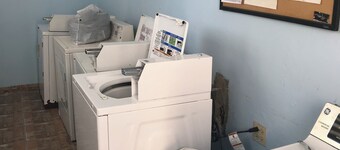 1BR beachfront stay with walk-out beach access and kayak