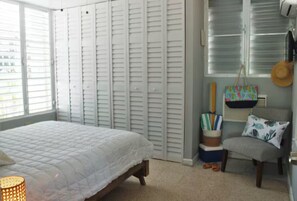 1 slaapkamer, een strijkplank/strijkijzer, gratis wifi, beddengoed