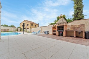 Outdoor dining - NEW RURAL HOUSE LOS HEBRERO (Torrecaballeros)