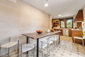 Dining - NEW RURAL HOUSE LOS HEBRERO (Torrecaballeros)