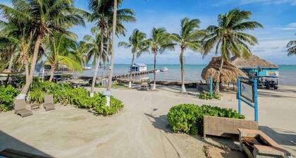 Beachfront Corner Suite with Reef Views | Aqua Vista – Suite 3