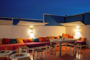 Outdoor dining - Riad Dar Ory (Essaouira)