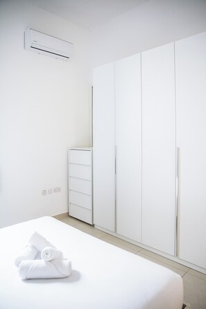 Iron/ironing board, free WiFi - Valletta centre (Valletta)