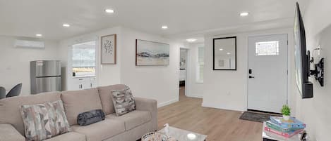 Appartement, Plusieurs lits, patio, vue sur le jardin (Boardwalk Bungalow 1) | Aire de séjour