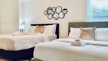 Apartamento, várias camas, varanda, vista para o jardim (Boardwalk Bungalow 1) | 1 quarto, individualmente decorados, individualmente mobiliados