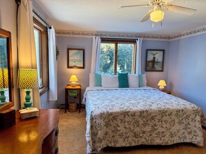 3 chambres, fer et planche à repasser, Wi-Fi, draps fournis