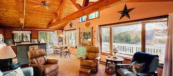 NEW  RENTAL! Walk to Pemaquid Beach, Water View, Huge Deck, Private Beach Access