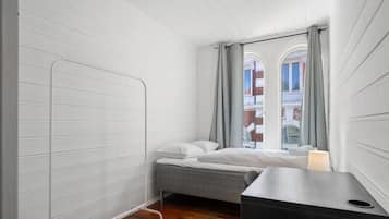 Iron/ironing board, free WiFi