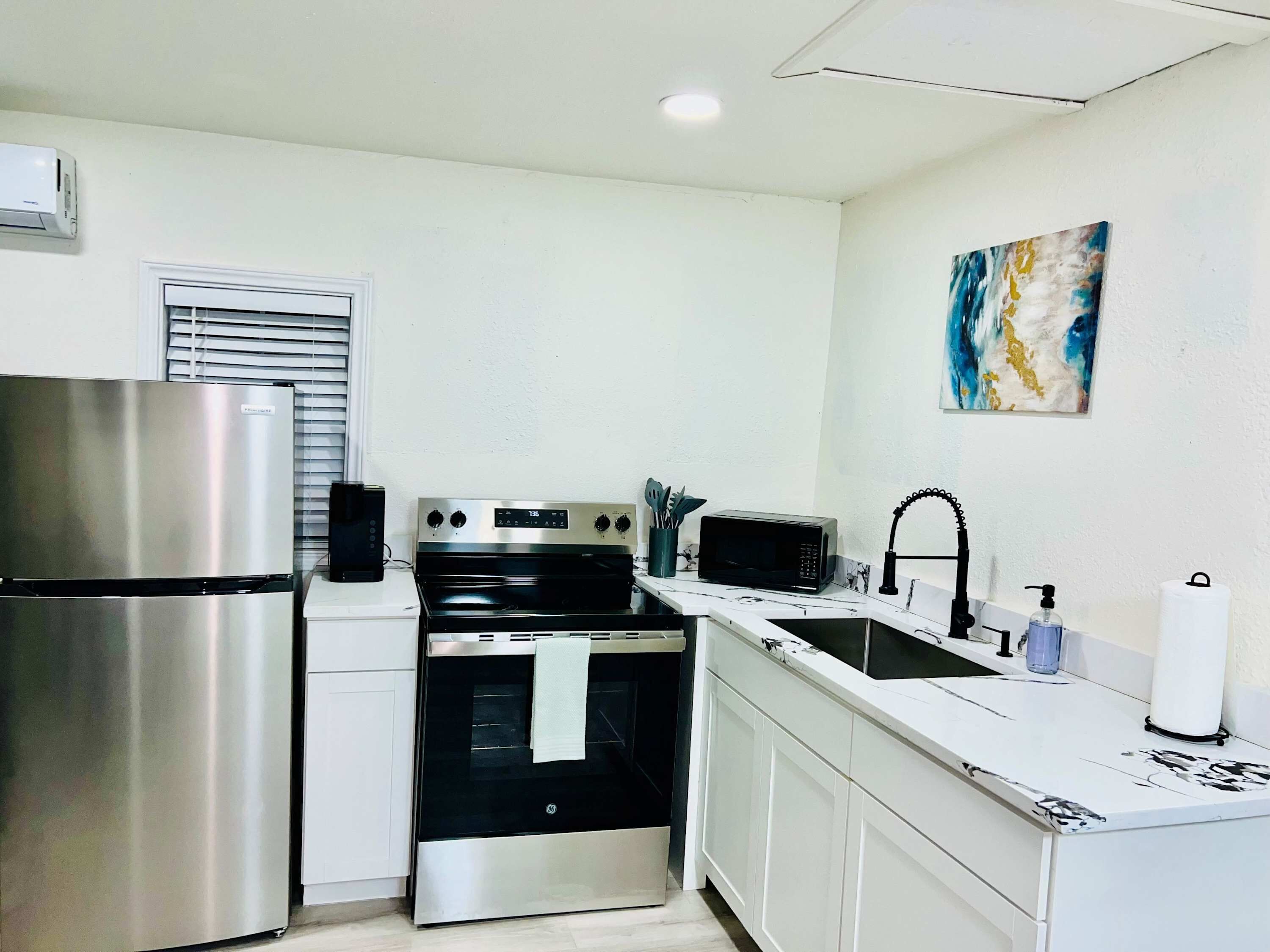 House, 1 King Bed with Sofa bed, Kitchen, Garden View (Boardwalk Bungalow 2) | Private kitchen