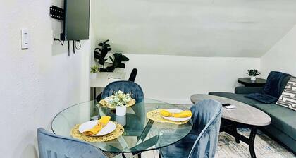 Boardwalk Bungalow 2 Up to 3