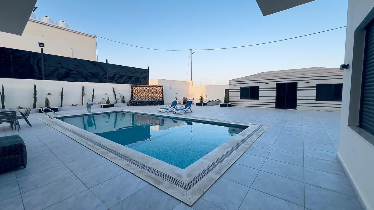 Piscina interna, piscina externa