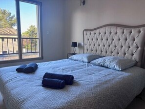 2 bedrooms, iron/ironing board, WiFi, bed sheets - Lou Cabanon (L'Isle-sur-la-Sorgue)