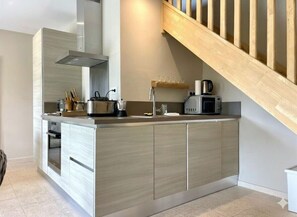 Fridge, microwave, oven, dishwasher - Lou Cabanon (L'Isle-sur-la-Sorgue)