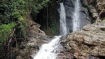 Double Room, Balcony, Mountain View | Miscellaneous