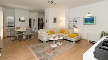 Luxury Villa, Balcony, Courtyard View | Living area