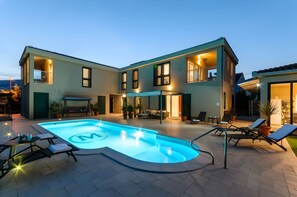10 outdoor pools - Villa Marta (Plano)
