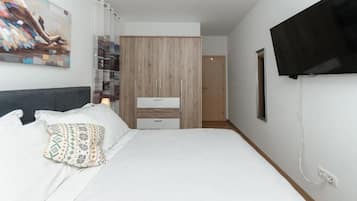 Luxury Villa, Balcony, Courtyard View | Iron/ironing board, free WiFi