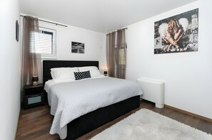 Villa Luxe, balcon, vue cour intérieure | Fer et planche à repasser, Wi-Fi gratuit, draps fournis