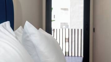 Căn hộ Exclusive, quang cảnh thành phố | Màn/rèm cản sáng, phòng cách âm, bàn ủi/dụng cụ ủi quần áo