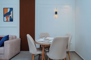 Breakfast area - Votre Appart Cosy avec 2 terasses Calmes (Casablanca)