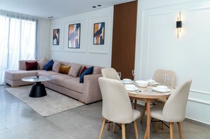 Dining - Votre Appart Cosy avec 2 terasses Calmes (Casablanca)