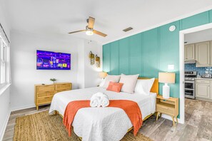 5 quartos, ferros/tábuas de passar roupa, berço de viagem