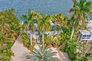 Exterior - Ocean Views from this 4bed/3bath home on the water! Beautiful sunsets! (Key Largo)