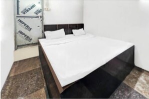 Deluxe Room, Balcony - Shree Radhe Krishna Guest House (Jhansi)