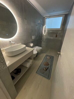 Hair dryer, towels, toilet paper - Apartment with private beach access (Dominicus)
