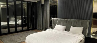 Cozy 2-bedroom apartment in Beverly Hills compound Giza Governorate with AC