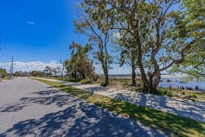 Miscellaneous - Pet Friendly Seaside Embrace (Kill Devil Hills)