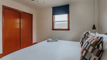 2 bedrooms, iron/ironing board, free WiFi