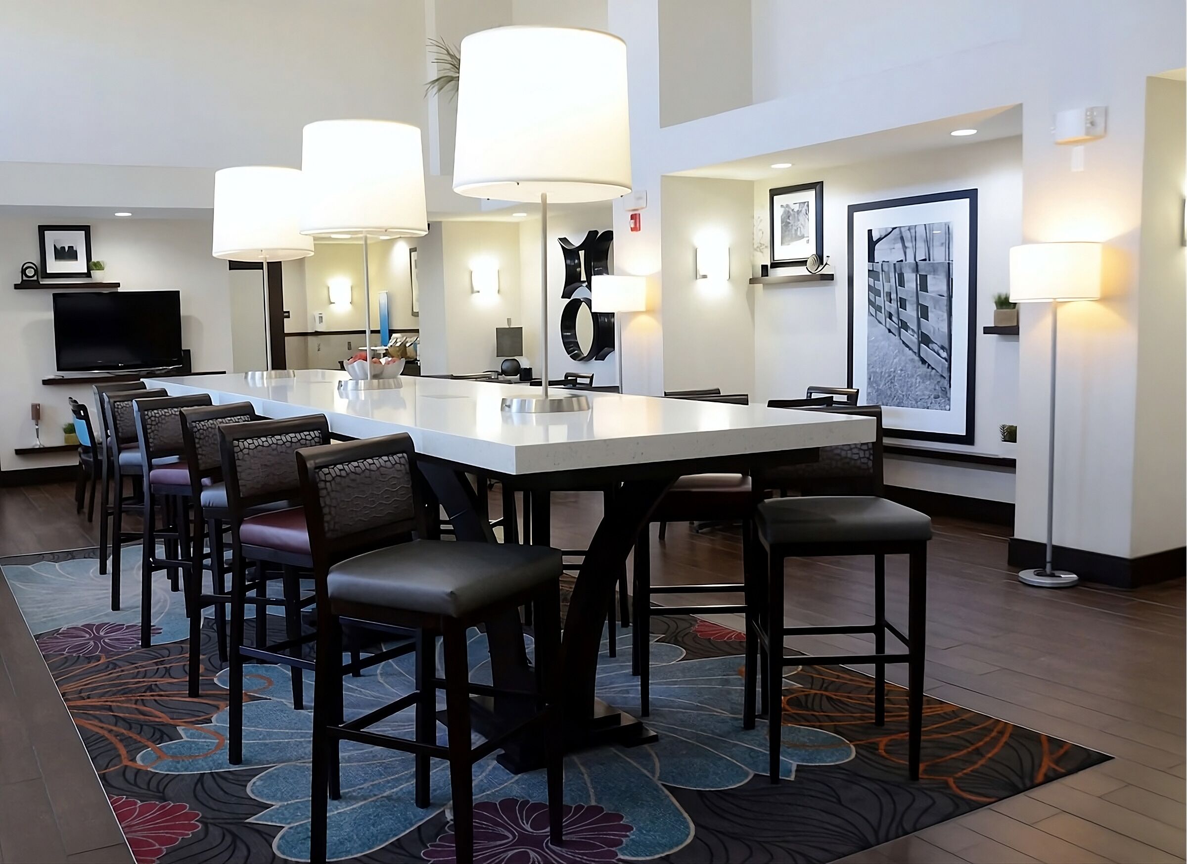 Settle in with snacks and soft light in the lounge.