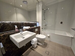 Hair dryer - Burwood 2BR 072 APT close Olympic park&CBD (Burwood)