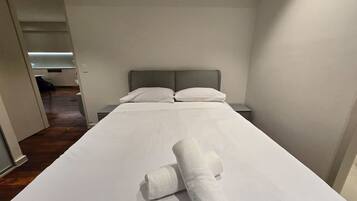 Strykejern/-brett og sengetøy