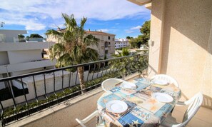 Tempat makan outdoor